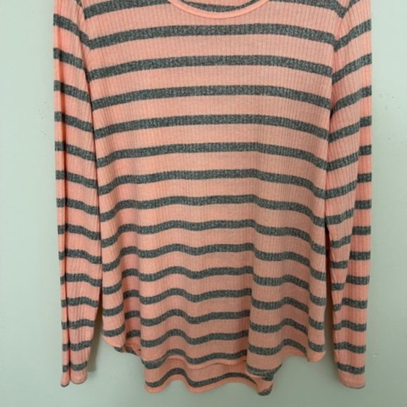 Old Navy Sweaters - Old Navy Peach & Gray Striped High Low Sweater Size XXL - Preowned